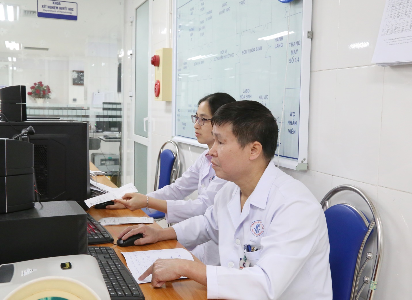 Chân dung người bác sĩ “ẩn mình” phía sau thành công của các ca bệnh tại Bệnh viện Đa khoa tỉnh Phú Thọ 2 BSCKII Cao Văn Khoa không ngừng cống hiến đưa Trung tâm Xét nghiệm phát triển mạnh mẽ