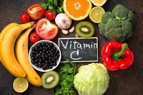 Hình minh họa: Tăng cường rau xanh và trái cây để bổ sung vitamin và chất khoáng