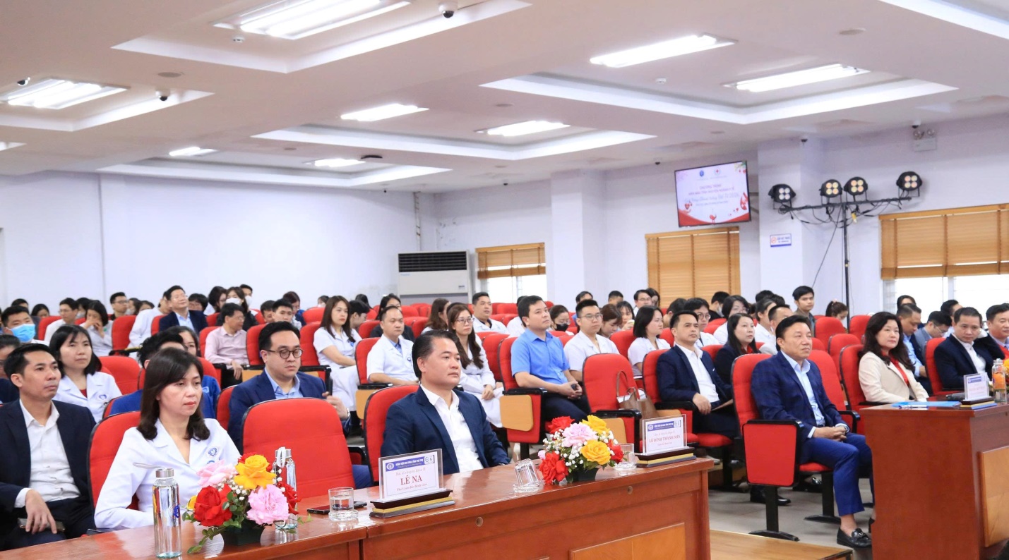 Chương trình hiến máu tình nguyện ngành Y tế “Giọt hồng Blouse trắng Đất Tổ 2026” - Lan tỏa nghĩa cử cao đẹp tại Bệnh viện Đa khoa tỉnh Phú Thọ 6 a6 9