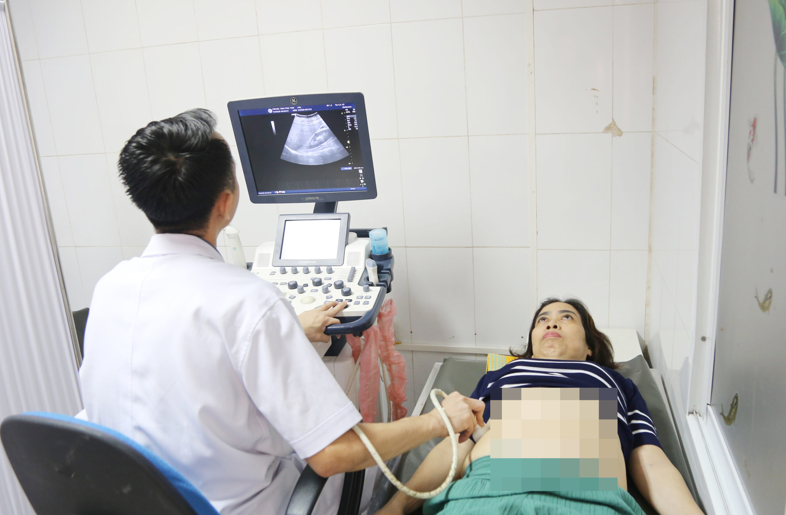 Bệnh viện Đa khoa tỉnh Phú Thọ tổ chức chương trình khám sức khỏe tri ân các Nhà hảo tâm nhân dịp Ngày Sức khỏe toàn dân 8 2B6A3172 scaled