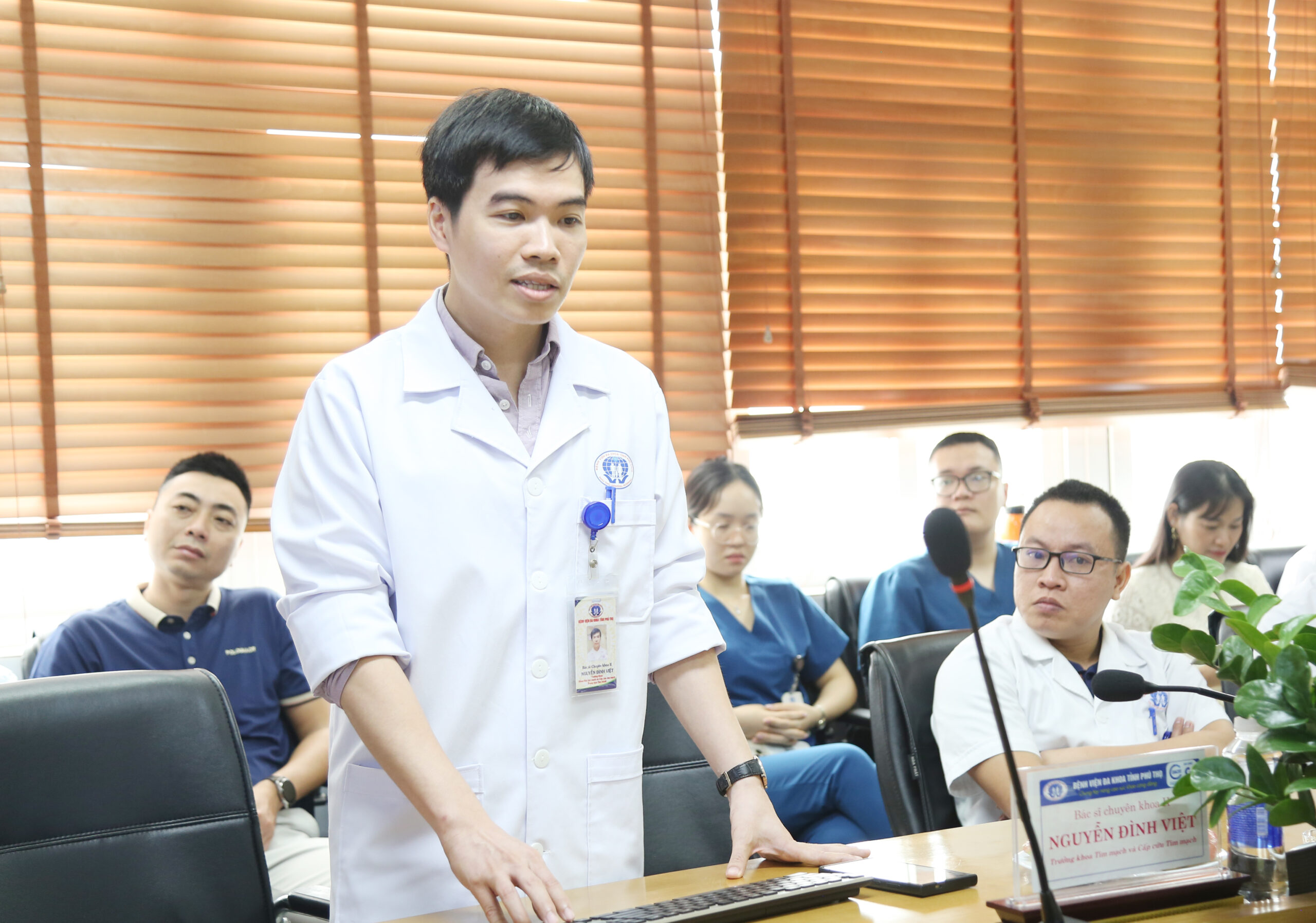 BSCKII Nguyễn Đình Việt trình bày báo cáo tại chương trình