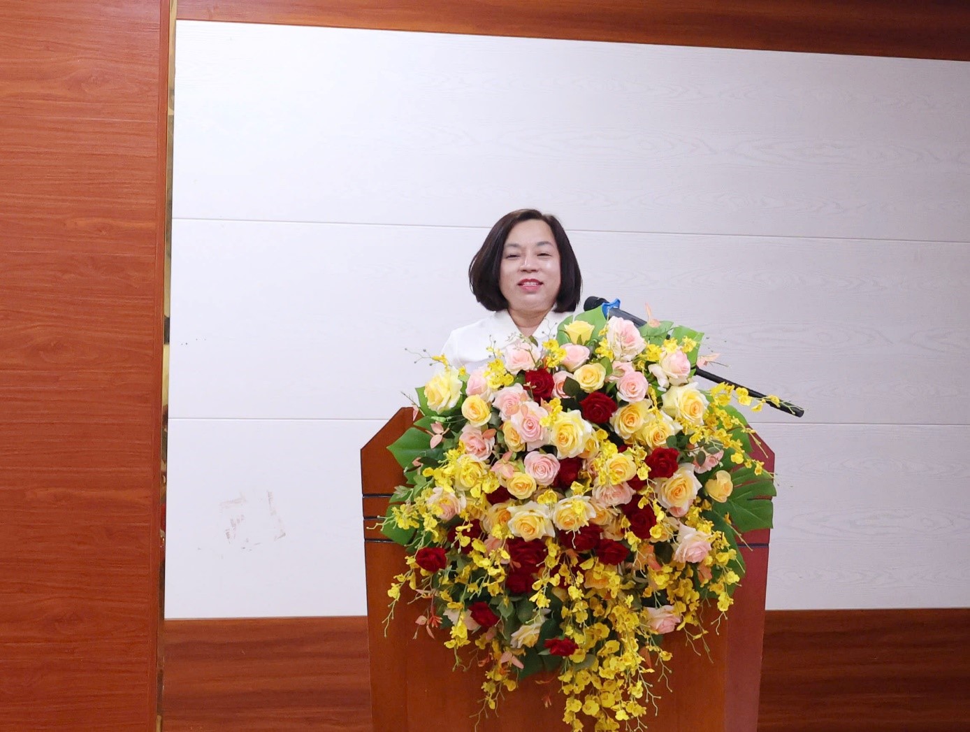 Hội nghị Công bố Quyết định bổ nhiệm lại Phó Giám đốc Bệnh viện Đa khoa tỉnh Phú Thọ 3 3