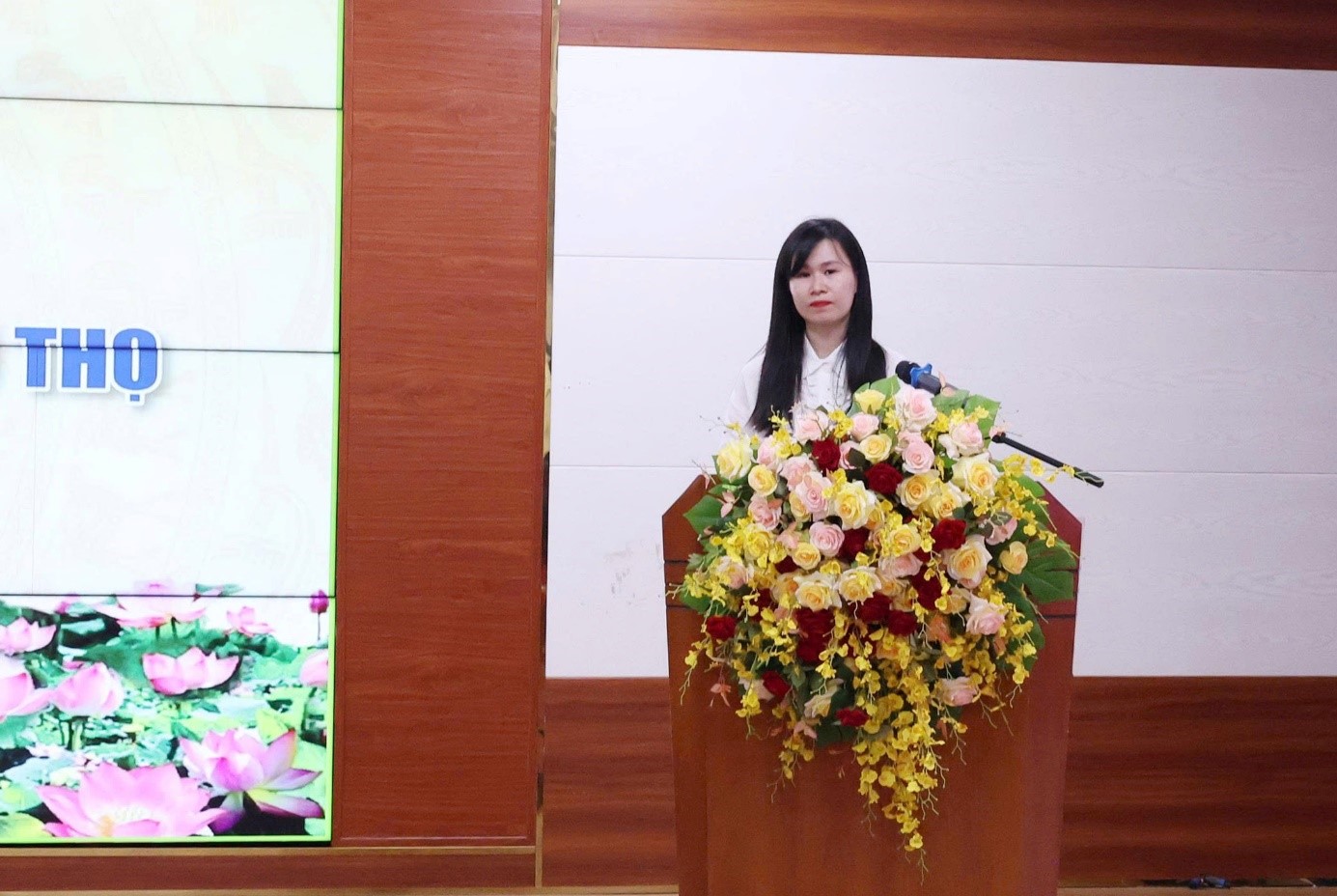 Hội nghị Công bố Quyết định bổ nhiệm lại Phó Giám đốc Bệnh viện Đa khoa tỉnh Phú Thọ 6 6