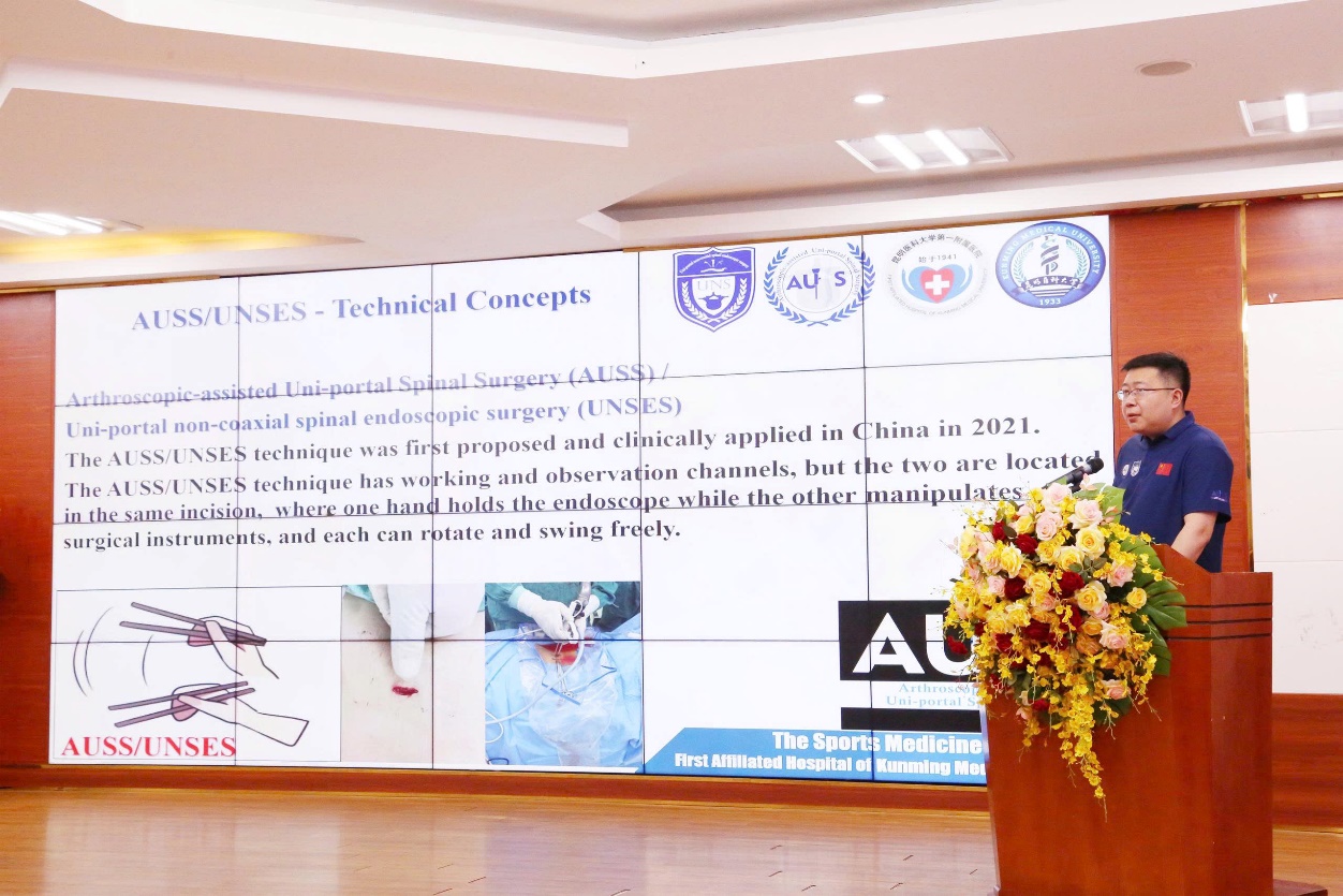 PGS. TS. Song En, Khoa Y học Thể thao, Bệnh viện trực thuộc số 1, Đại học Y khoa Côn Minh, tỉnh Vân Nam trình bày báo cáo Khái niệm và kỹ thuật phẫu thuật nội soi cột sống UNSES/AUSS