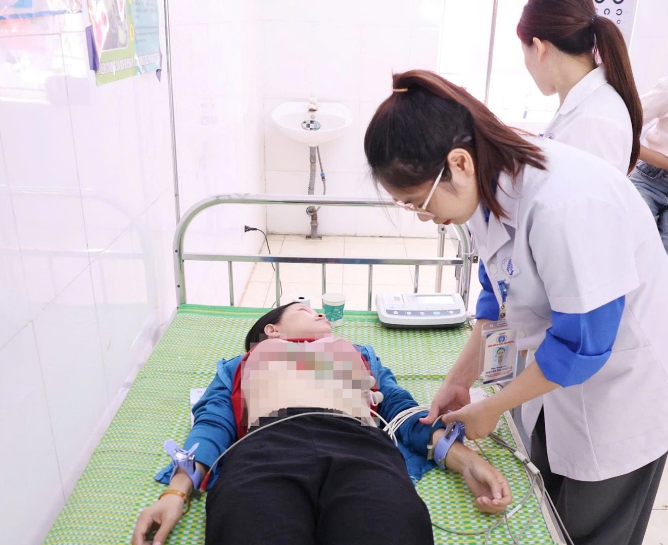 Chương trình khám bệnh, tư vấn sức khỏe và cấp phát thuốc miễn phí cho người dân tại xã Tân Pheo tỉnh Phú Thọ