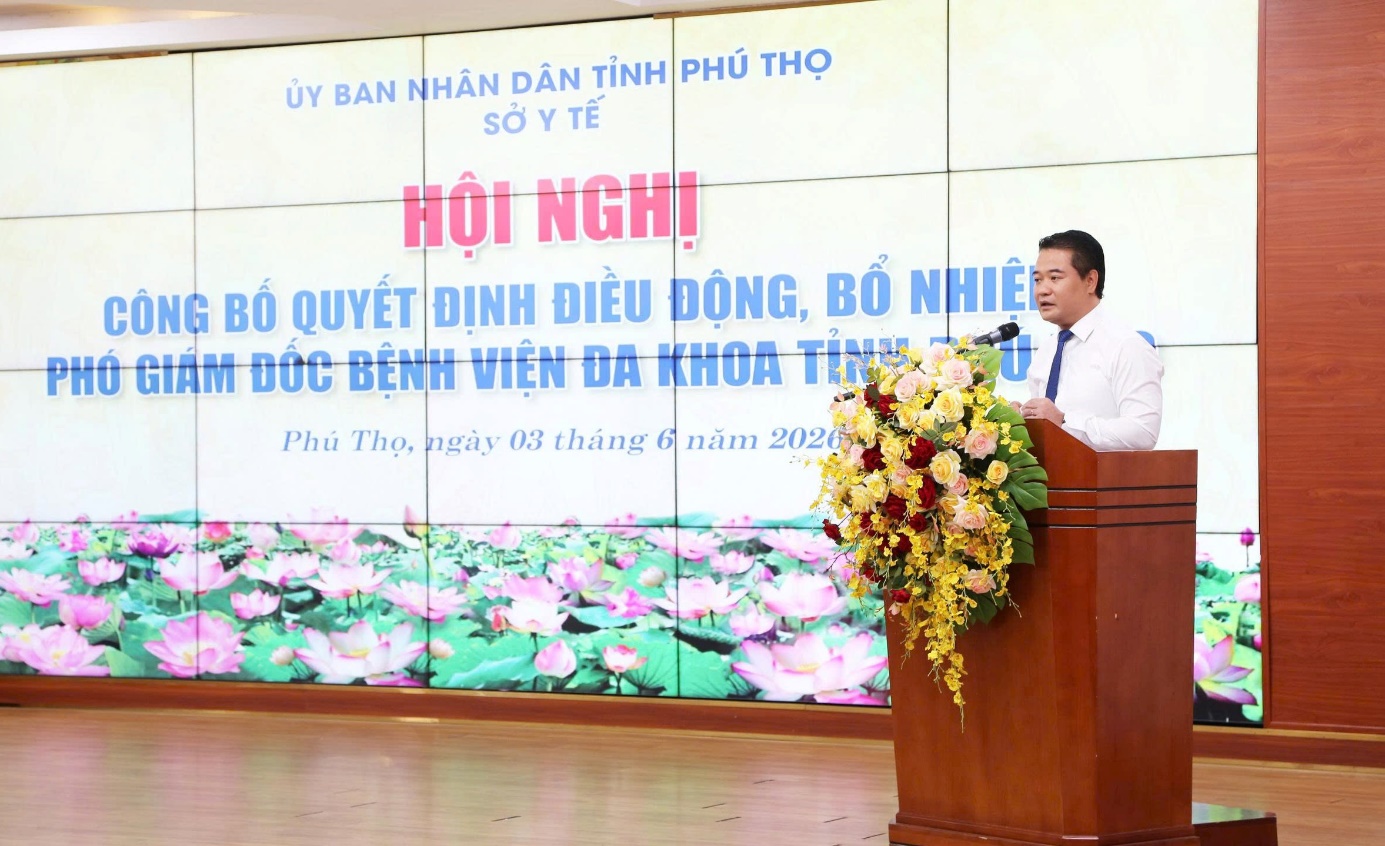 BSCKII Lê Đình Thanh Sơn – Bí thư Đảng ủy, Giám đốc Bệnh viện phát biểu tại hội nghị