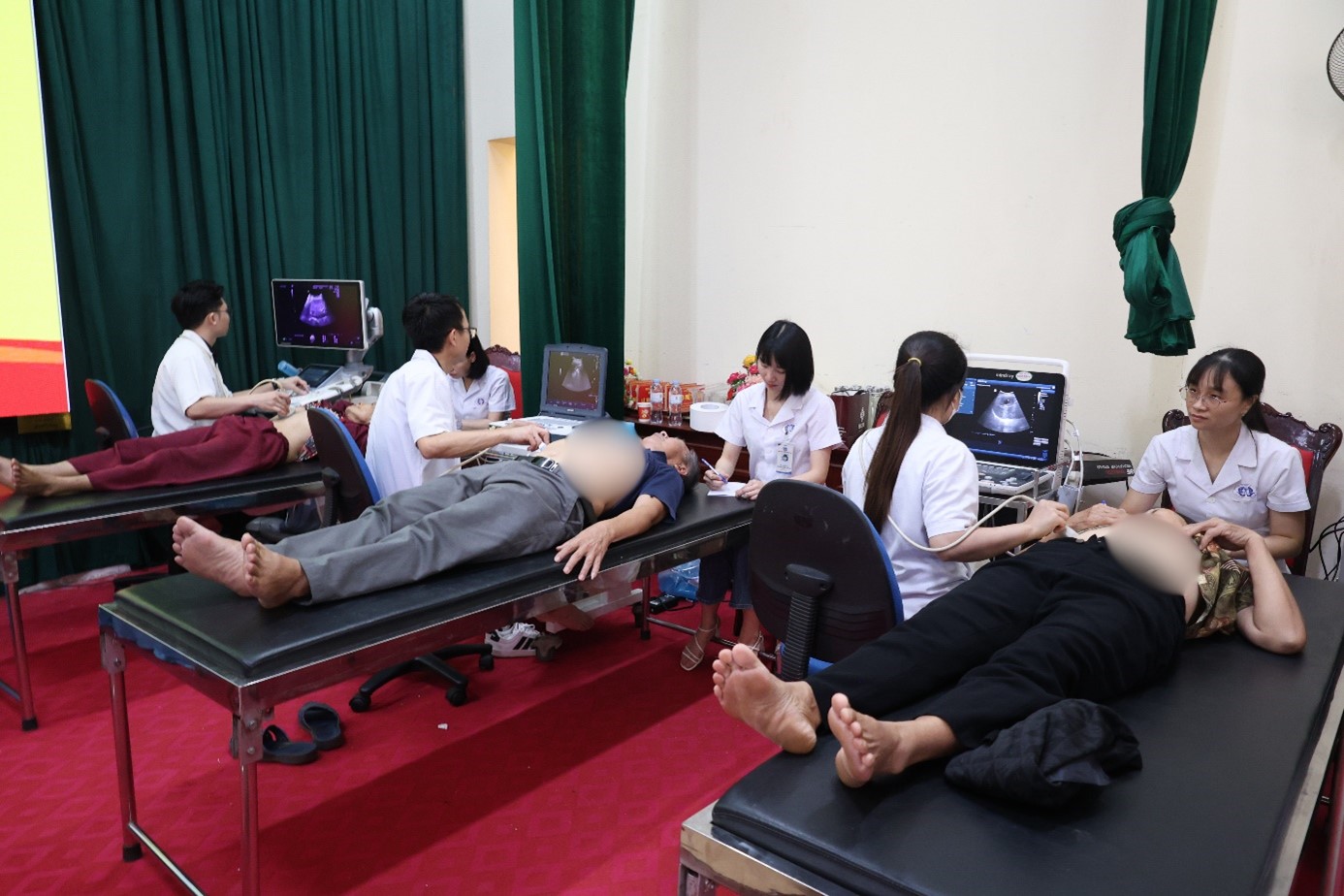 kham benh mien phi 11