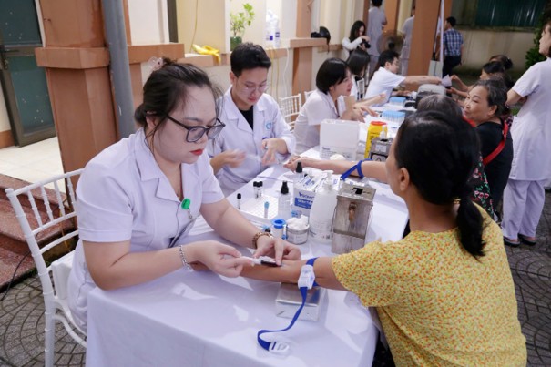 Bệnh viện Đa khoa tỉnh Phú Thọ ra quân khám sức khỏe định kỳ, khám sàng lọc miễn phí cho người dân 26 trien khai kham suc khoe dinh ky 10