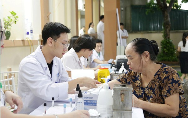 Bệnh viện Đa khoa tỉnh Phú Thọ ra quân khám sức khỏe định kỳ, khám sàng lọc miễn phí cho người dân 32 trien khai kham suc khoe dinh ky 16