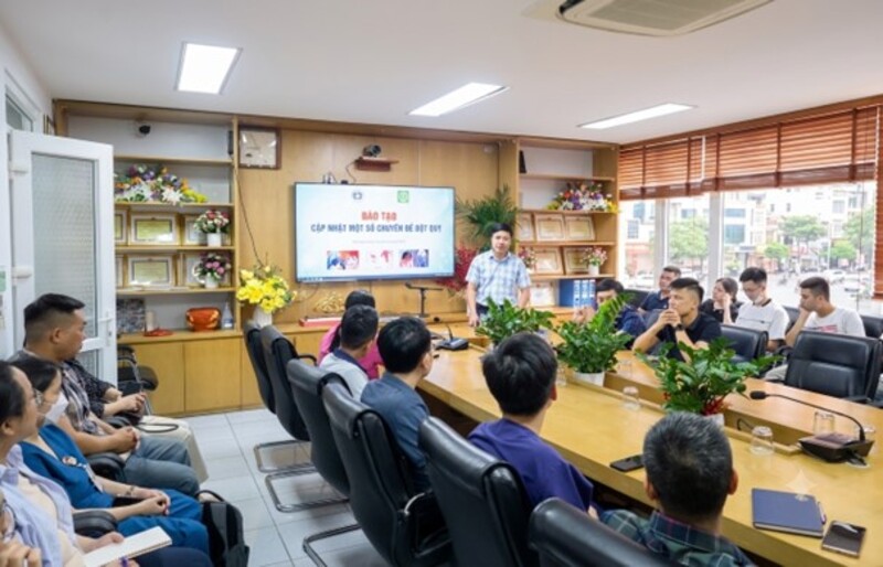 Bệnh viện Đa khoa tỉnh Phú Thọ phối hợp với Bệnh viện Bạch Mai tổ chức chương trình đào tạo “Cập nhật một số chuyên đề Đột quỵ” 5 dao tao dot quy 1