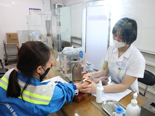 Hơn 300 cán bộ, nhân viên Công ty Cổ phần Môi trường và Dịch vụ đô thị Việt Trì được khám sức khỏe định kỳ tại Bệnh viện Đa khoa tỉnh Phú Thọ 15 kham suc khoe dinh ky cong ty moi truong do thi 2
