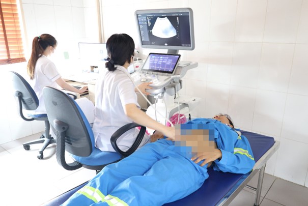 Hơn 300 cán bộ, nhân viên Công ty Cổ phần Môi trường và Dịch vụ đô thị Việt Trì được khám sức khỏe định kỳ tại Bệnh viện Đa khoa tỉnh Phú Thọ 16 kham suc khoe dinh ky cong ty moi truong do thi 3