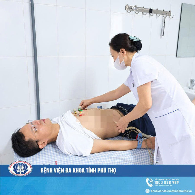Bệnh viện Đa khoa tỉnh Phú Thọ khám sức khỏe cho cán bộ Đảng ủy phường Việt Trì 17
