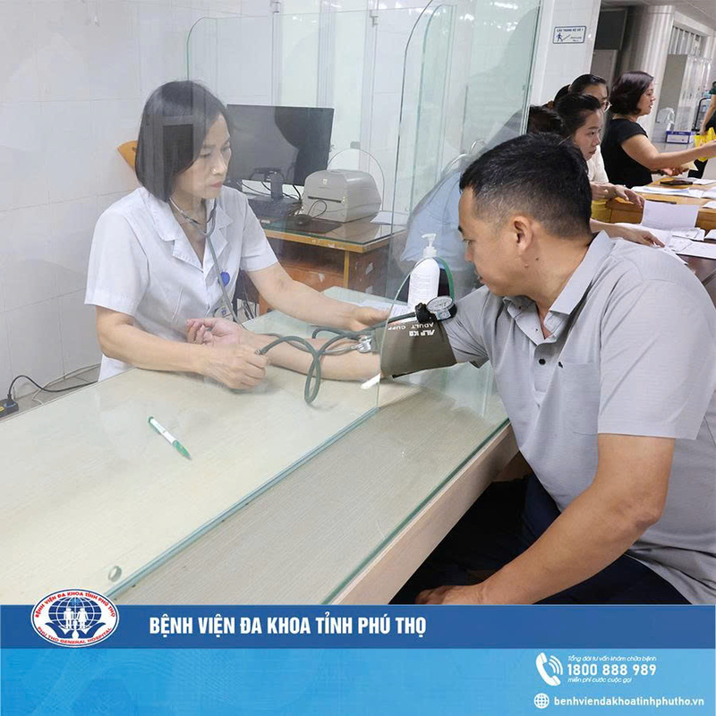 Bệnh viện Đa khoa tỉnh Phú Thọ khám sức khỏe cho cán bộ Đảng ủy phường Việt Trì 23 2aobor2dcvm4sc3ecez9iuwzkuzmvtvnlbeft44w6